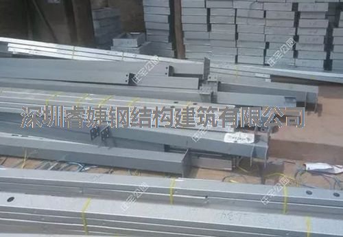 客戶(hù)花30萬(wàn)建成的輕鋼別墅，優(yōu)美的外觀(guān)，坐擁山川美景(圖3)